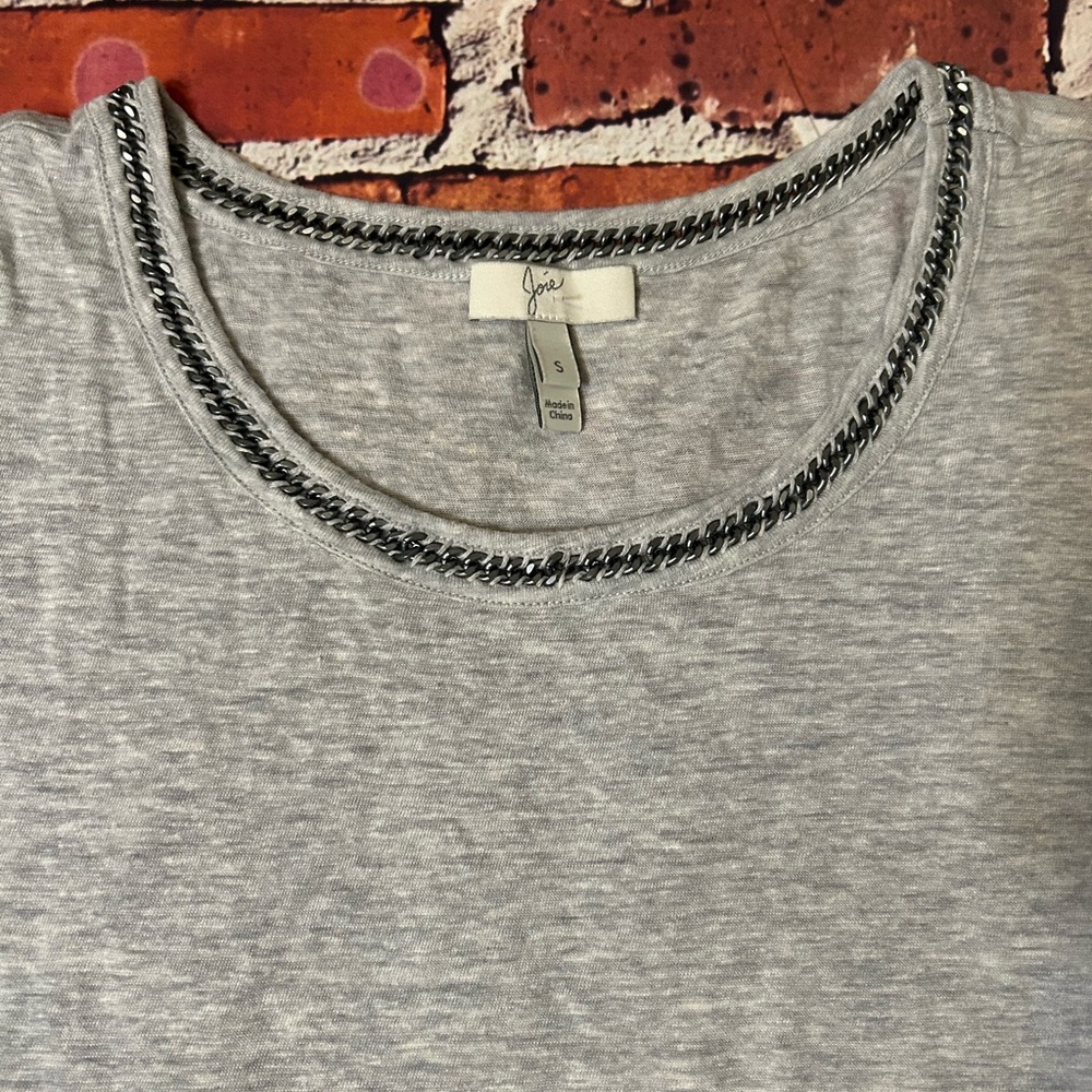 Gray Tee with Metal Chain Neckline Size Small - Picture 6 of 6